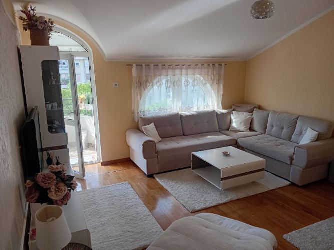 Prodajem Stan-Apartman, Bar Centar