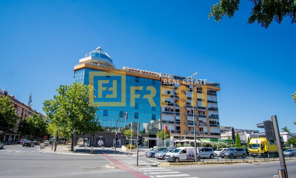 Trosoban stan, 138m2, Preko Morače, Izdavanje