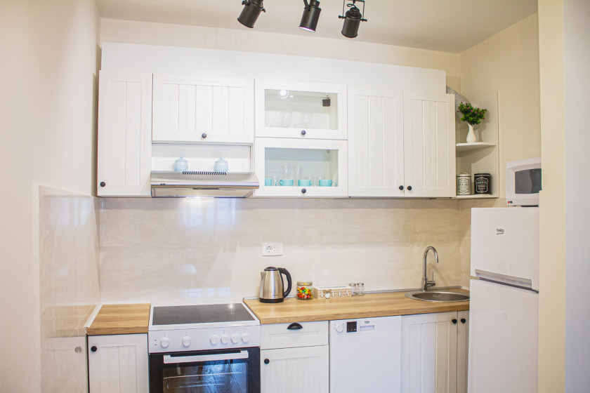 Izdaje se stan u centru Bara- Zetagradnja