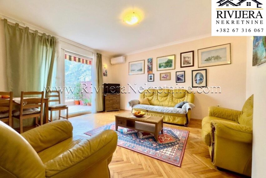 Apartment For Sale, Škaljari