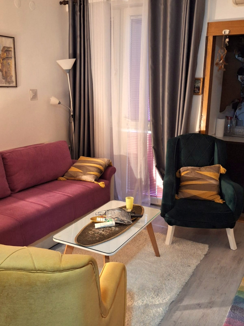 Iznajmljujem Stan-Apartman, Bar Centar